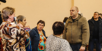 Алексей Смирнов пообщался с переселенцами в ПВР Курского района - Городские Известия