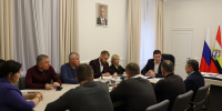 Роман Денисов провел совещание с главами приграничных районов - Администрация области