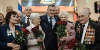 Врио губернатора Курской области Александр Хинштейн вручил ветеранам юбилейные медали к 80-летию Победы - Администрация области
