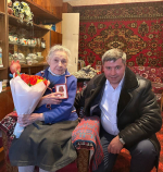 Курянке Валентине Романченко вручили юбилейную медаль к 80-летию Победы