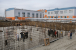В поселке Медвенка продолжается строительство бассейна