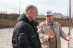 В поселке Медвенка продолжается строительство бассейна