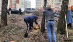 Александр Хинштейн принял участие в субботнике на проспекте Дериглазова