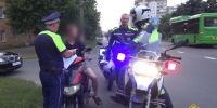 В Курске полицейские задержали группу подростков на мотоциклах - РИА Курск