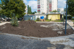 В Курске продолжаются работы по благоустройству сквера на улице Гагарина