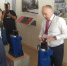 Александр Хинштейн наградил лучших работников предприятия «Вагонмаш» - Курская правда