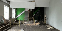 Подрядчик отказался за свой счет переделывать ремонт в Новокасторенской школе, где рухнул потолок - Курские Известия