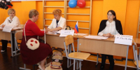 Курянка пришла на избирательный участок с собакой-поводырём - Единая Россия