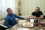 Иван Солодовников пожелал ветерану СВО, участнику программы «Время героев» удачи