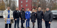 Партийцы и молодогвардейцы поздравили сотрудников полиции - Единая Россия