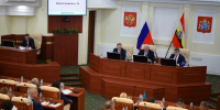 В Курске депутаты наградили главврача Михаила Лукашова - РИА Курск