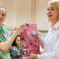 Новоиспеченным курским мамам вручили первые читательские билеты детей - Городские Известия