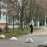 Возле 55-й школы Курска установили полусферы - Курская правда