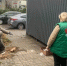 Администрация Железнодорожного округа продолжает следить за чистотой территорий вокруг торговых объектов. - Город Курск