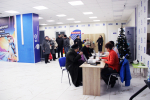 Единороссы радуют жителей приграничья краснодарскими яблоками
