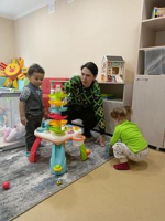 Родители учатся, малыши под присмотром: как в Курске помогают молодым мамам и папам
