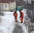Дорожники очищают городские лестницы. - Город Курск
