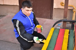 Убрали мусор, навели порядок, обновили лавочки: молодогвардейцы Единой России стали активными участниками субботника