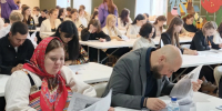 Глава города Курска Евгений Маслов принял участие в международной патриотической акции «Диктант Победы» - Городские Известия