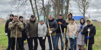 От благоустройства к памяти: в Курском районе высадили деревья и написали «Диктант Победы» - Газета Сельская новь