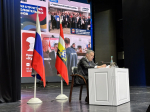 Губернатор Александр Хинштейн поблагодарил всех курян за работу