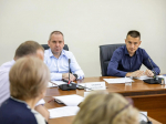 Сегодня состоялось заседание межведомственной комиссии по вопросам оказания поддержки семьям участников СВО под руководством первого заместителя главы администрации города Курска Владимира Гребенкина.