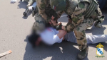 В УМВД показали видео задержания жителей Курска, подозреваемых в вымогательстве миллиона