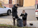 Участниками субботника стали сотрудники комитета социальной защиты населения города Курска и МКУ «Центр социальных услуг».